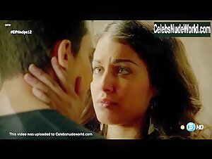 Hiba Abouk Lingerie , Kissing in El Principe (series) (2014) 10