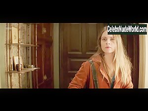 Hera Hilmar in An Ordinary Man (2017) 1