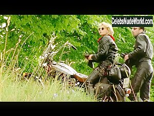 Helena Bergstrom in Anglagard - Andra sommaren (1994) 3