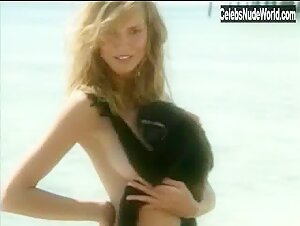 Heidi Klum in Sports Illustrated Swimsuit Collection (2001) 2