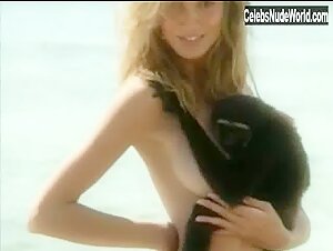 Heidi Klum in Sports Illustrated Swimsuit Collection (2001) 5