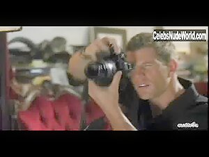 Heather Vandeven Blonde , Gets Dressed in Life on Top (series) (2009) 5