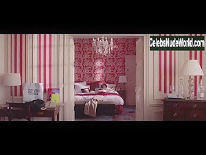 Helena Noguerra in Hotel Normandy (2013) 7