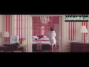 Helena Noguerra in Hotel Normandy (2013) 9