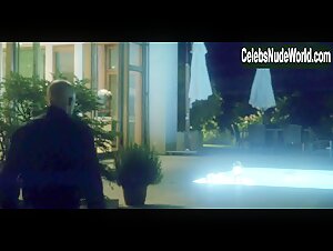 Jasna Fritzi Bauer in Blochin: Die Lebenden und die Toten (series) (2015) 4