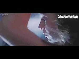 Jasmine Trinca in Nessuno si salva da solo (2015) 5