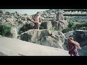 Jane Seymour Costume , Explicit in Sinbad and the Eye of the Tiger (1977) 14