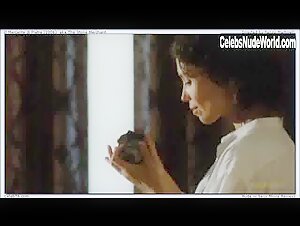 Jane March Gets Undressed , Flasing boobs in Il mercante di pietre (2006)