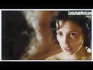 Jane March Brunette , boobs in Il mercante di pietre (2006) 12