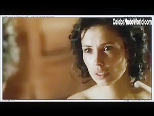 Jane March Brunette , boobs in Il mercante di pietre (2006)
