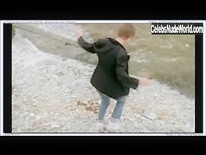 Jane Birkin Flasing , Butt in Je t'aime moi non plus (1976)