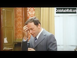 Jane Birkin in Le mouton enrage (1974) 1