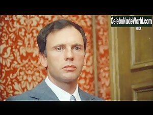 Jane Birkin in Le mouton enrage (1974) 6