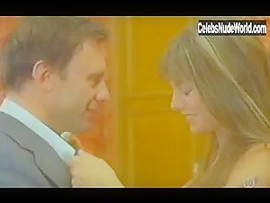 Jane Birkin Vitage , boobs in Le mouton enrage (1974) 20