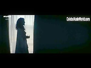 Jana Perez Kissing , boobs in Farina - Cocaine Coast (series) (2018) 1