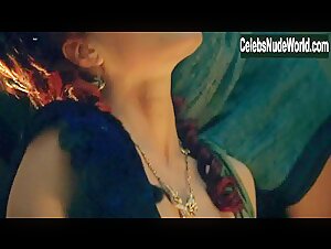 Jaime Murray in Spartacus: Gods of the Arena (series) (2011) 11