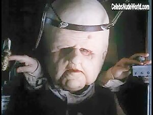 Jacqueline Lovell Nipple , Close Up in Head of the Family (1996) 13