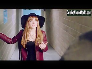 Jacqueline Byers in Roadies (series) (2016) 4