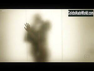 Isis Valverde Bathtub , boobs in O Canto da Sereia (series) (2013) 10