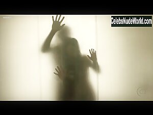 Isis Valverde Bathtub , boobs in O Canto da Sereia (series) (2013) 12