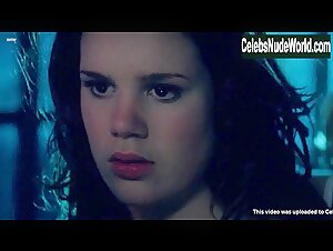 Isis Cabolet in LelleBelle (2010) 15