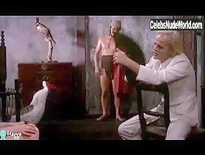 Isabelle Illiers Vinatage , Blowjob in Les fruits de la passion (1981) 4