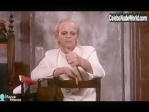 Isabelle Illiers Nipple , boobs in Les fruits de la passion (1981) 19