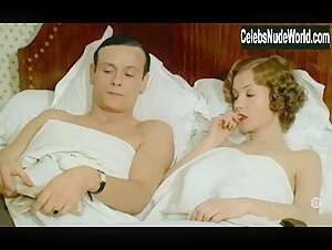Isabelle Huppert in Violette Noziere (1978) 14