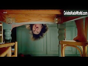Isabelle Carre in Garde alternee (2017) 9