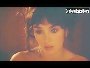 Isabelle Adjani Flashing , boobs in Mortelle randonnee (1983) 16