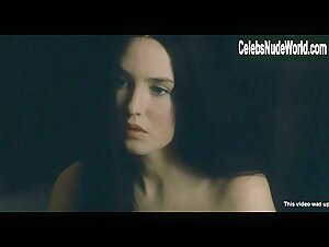 Isabelle Adjani in La reine Margot (1994) 14