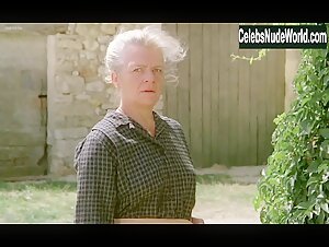 Isabelle Adjani in L'ete meurtrier (1983) 6