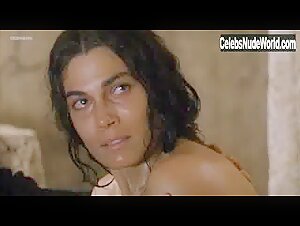 Isabella Ragonese Hot , Bathtub in Viola di mare (2009) 7