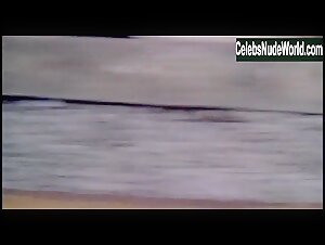 Irene Miracle in L'ultimo treno della notte (1975) 19