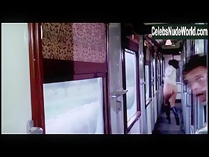 Irene Miracle in L'ultimo treno della notte (1975) 2