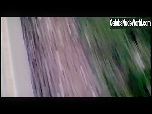 Irene Miracle in L'ultimo treno della notte (1975) 20