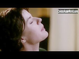 Irene Jacob in Nessuna qualita agli eroi (2007) 4