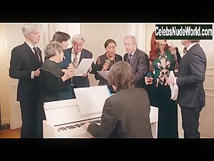 Irene Jacob in A cause des filles (2019) 7