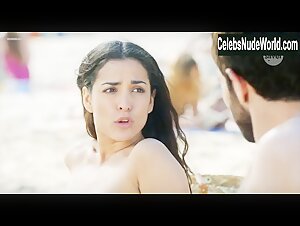 Inma Cuesta nude scene in Primos (2011) 9