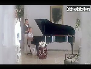 Inge Maria Granzow in Premiers desirs (1984) 4