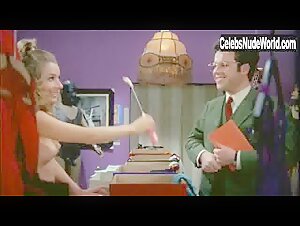 Jeanette Swensson in Mazurka pa sengekanten (1970) 19