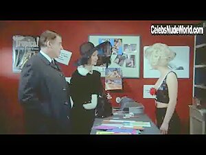 Jeanette Swensson in Tandlaege pa sengekanten (1971) 1