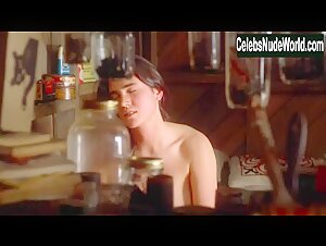 Jennifer Connelly in Inventing the Abbotts (1997) 12