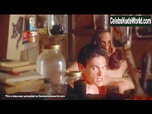 Jennifer Connelly in Inventing the Abbotts (1997) 20
