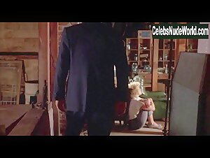 Jennifer Connelly in Mulholland Falls (1996) 18