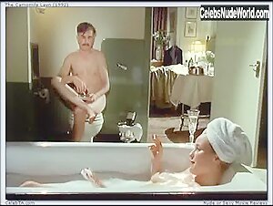 Jennifer Ehle Bathtub , boobs in Camomile Lawn (1992) 14