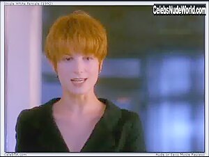 Jennifer Jason Leigh Bathroom , Explicit in Single White Female (1992) 9