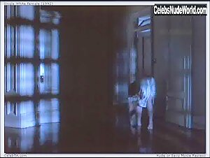 Jennifer Jason Leigh Falshing , boobs in Single White Female (1992) 6