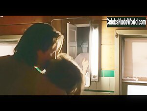 Jennifer Jason Leigh in Moment (2013) 3