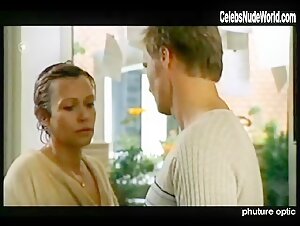 Jennifer Nitsch in Im Namen des Herrn (2003) 17